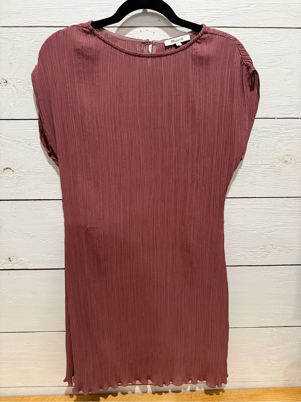 Madewell Plisse pleated dress with cap sleeves and scalloped hem Size: 2